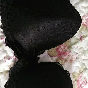 Never wore size 44D Kiss and Tell, black lace bra